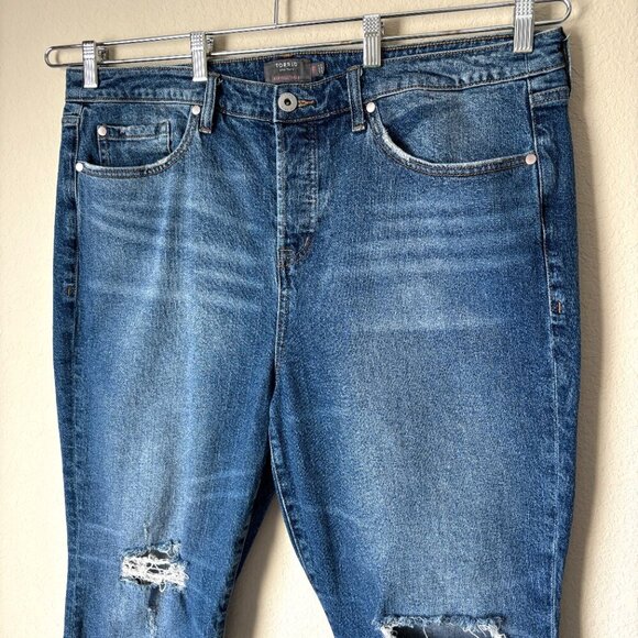 Torrid 18R Straight Classic Denim High-Rise Studded Jeans - Picture 4 of 13